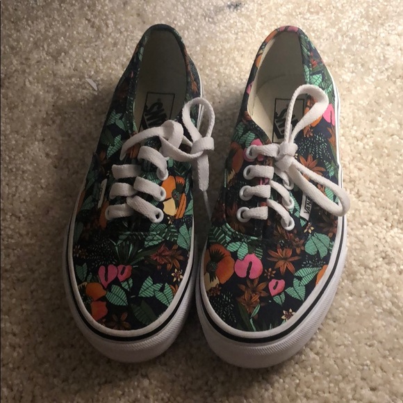 VANS only wore once - Picture 1 of 7